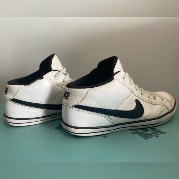 Nike Sneakers - Discontinued! - Picture 9 of 14